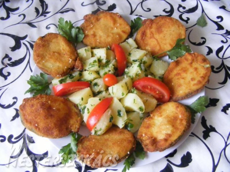Rántott cukkini petrezselymes burgonyával recept
