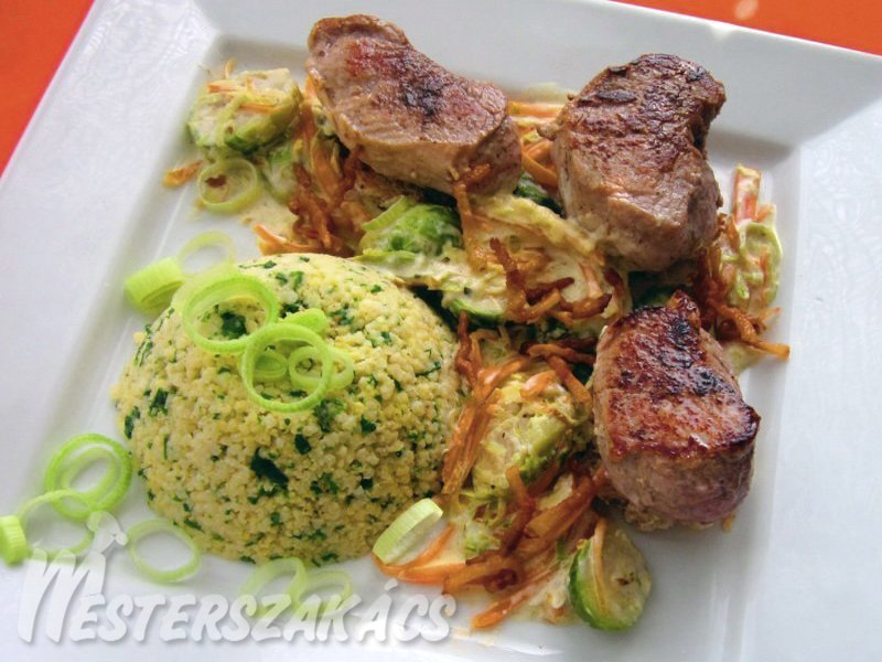 Sertés szűz csillogó tarkan módra, petrezselymes kölessel recept